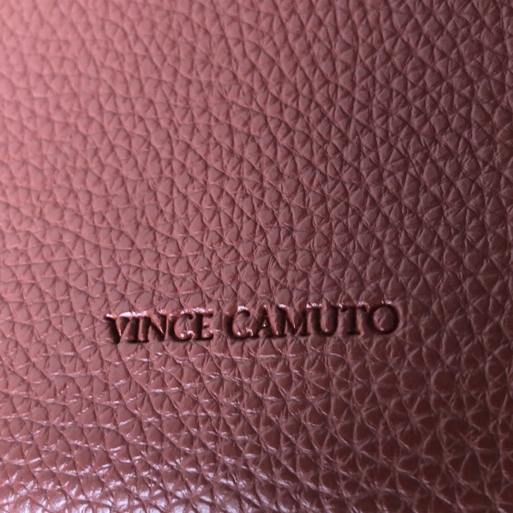 Vince Camuto tote - Picture 2 of 4